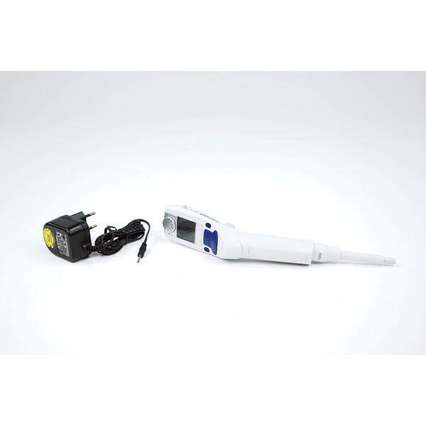 Eppendorf Xplorer plus elektronische Einkanal Pipette variabel 50 – 1000 µL blau