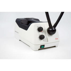 Leica CLS 150 X Microscope Cold Light Source...
