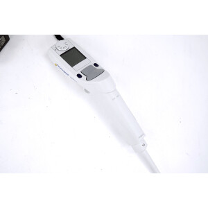 Eppendorf Xplorer plus elektronische Einkanal Pipette...