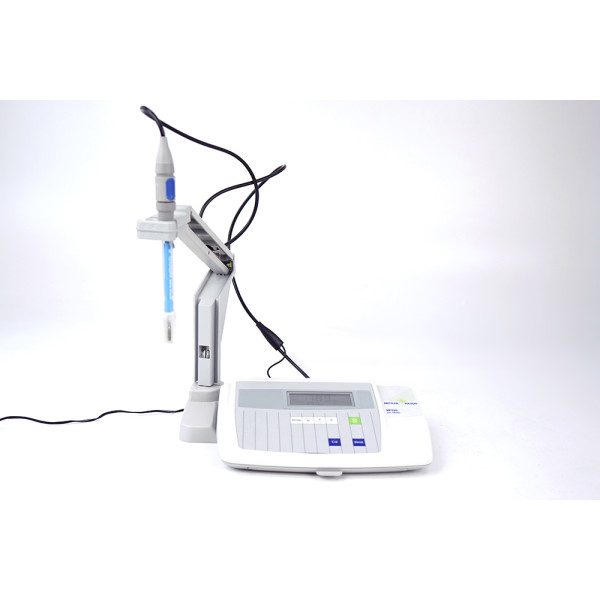 Mettler Toledo MP220 pH / mV / °C Conductivity Meter + InLab Routine Pro pH