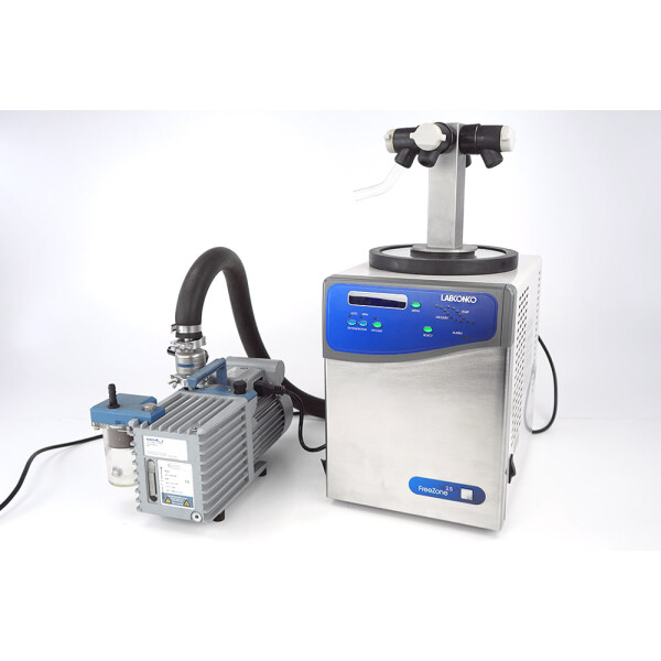 LABCONCO FreeZone 2.5 Freeze Dryer + Clear Chambers with 8 Valves + Pump